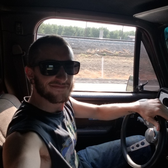 Meet your Posher, Caleb - Picture 3 of 8